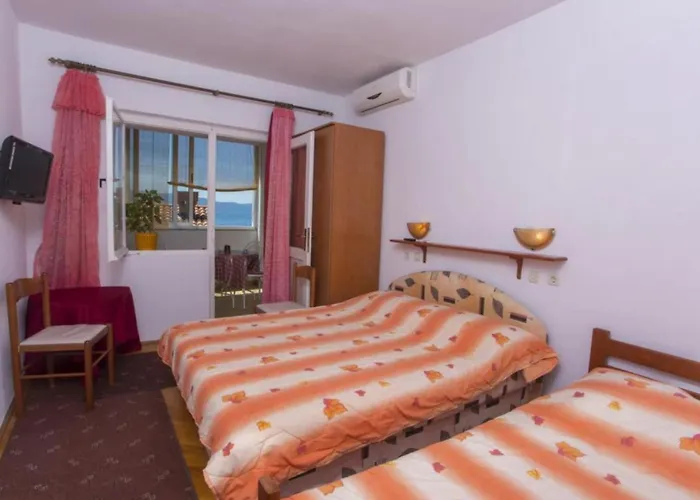 Triple With Private Balcony Brist
