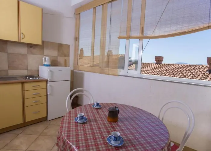 Triple With Private Balcony Appartement