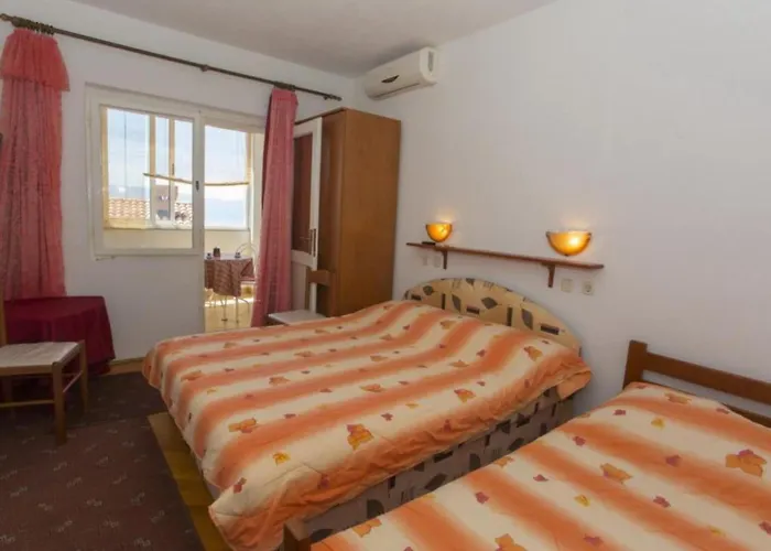 Appartement Triple With Private Balcony Brist