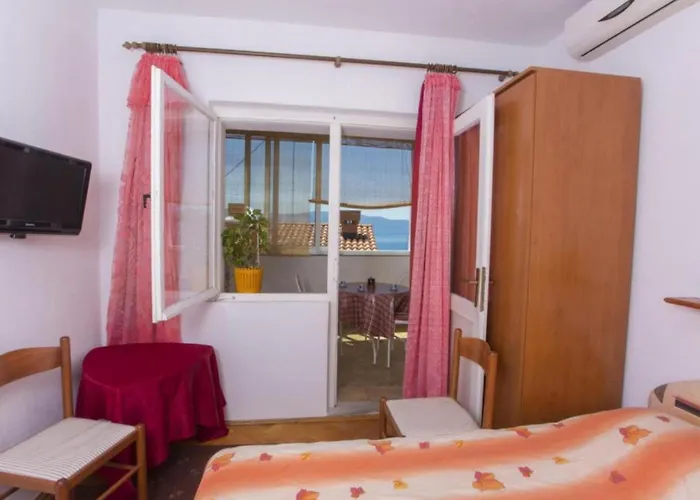 Triple With Private Balcony Appartement Brist