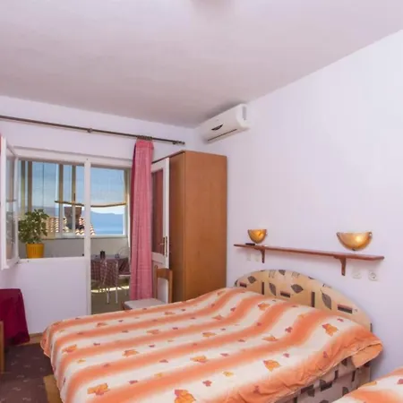 Triple With Private Balcony * Brist