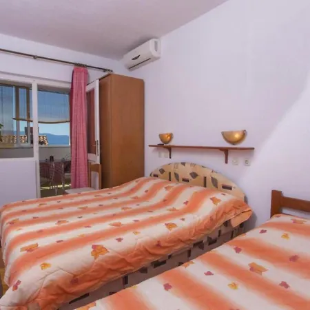 Appartement Triple With Private Balcony Brist