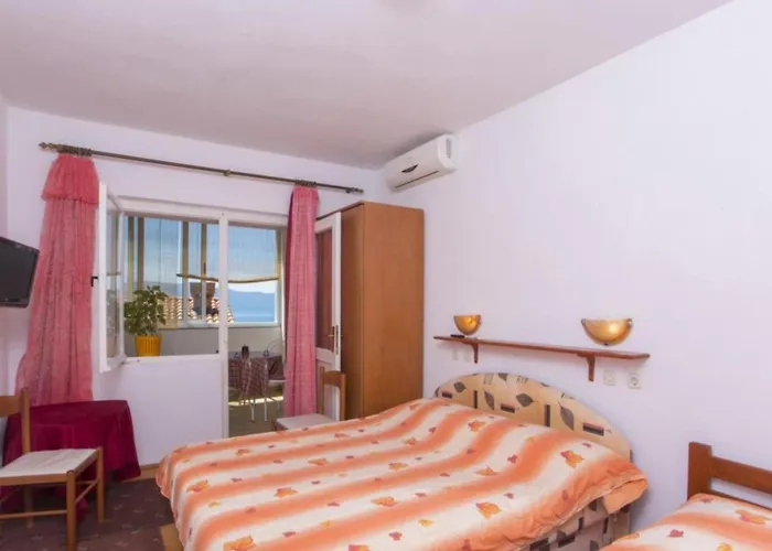 Triple With Private Balcony * 브리스트